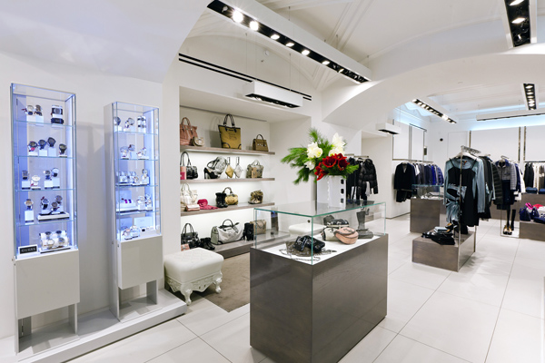 ���� �������� ������ Guess by Marciano