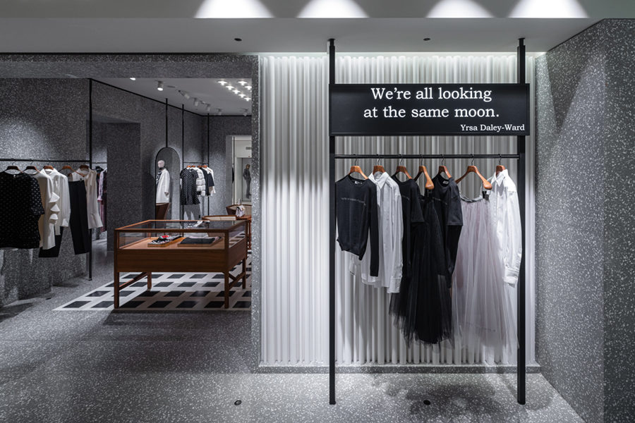 Valentino ��������� ���������� ��������� ������